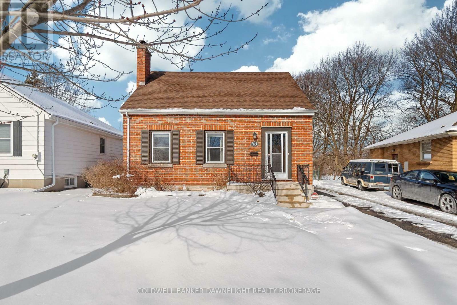 Property Photo:  28 Graydon Street  ON N5W 2H7 