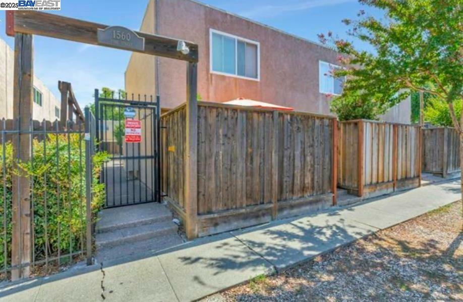 Property Photo:  1560 Pine St 14  CA 94520 