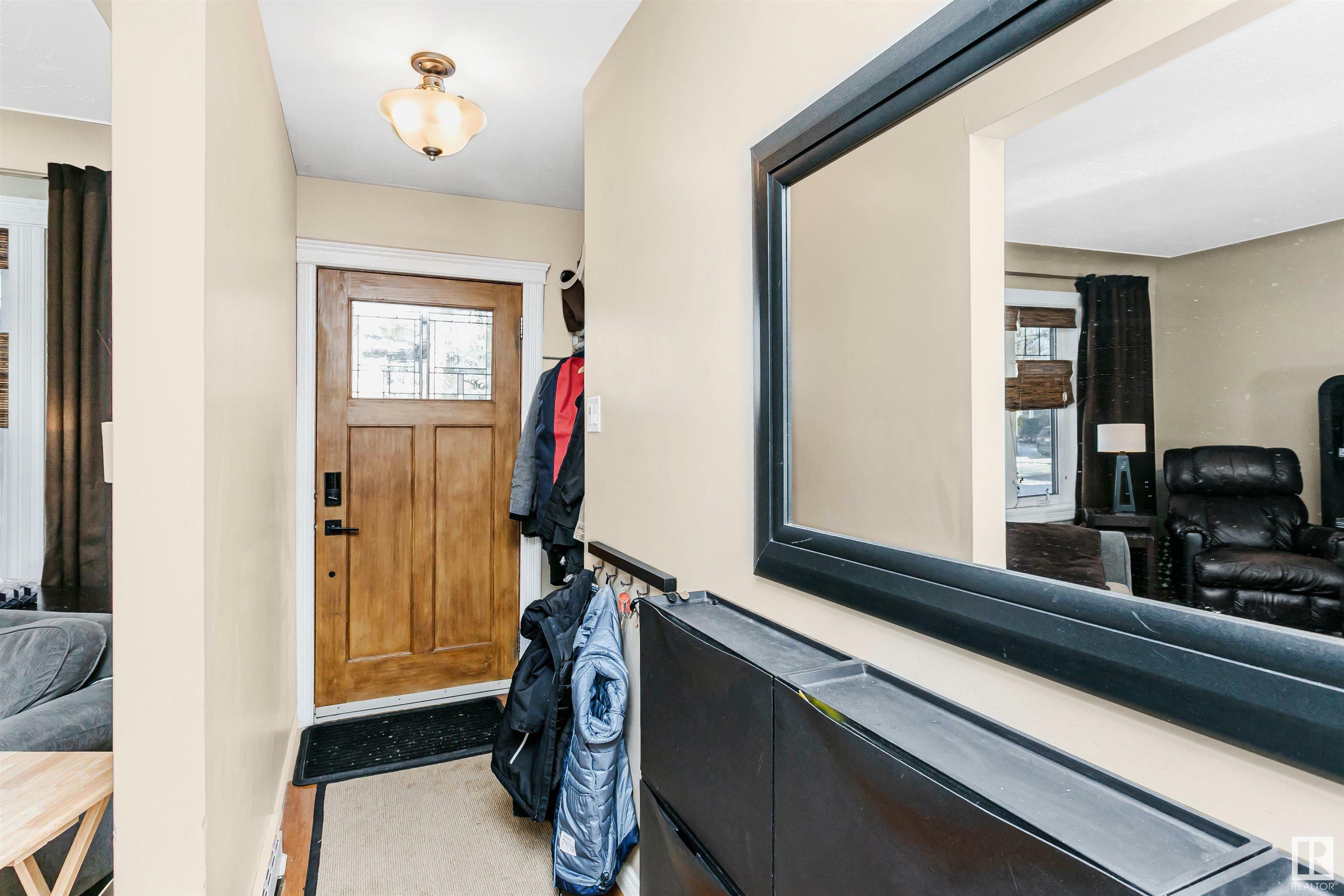 Property Photo:  14631 93 Avenue NW  AB T5R 5G7 