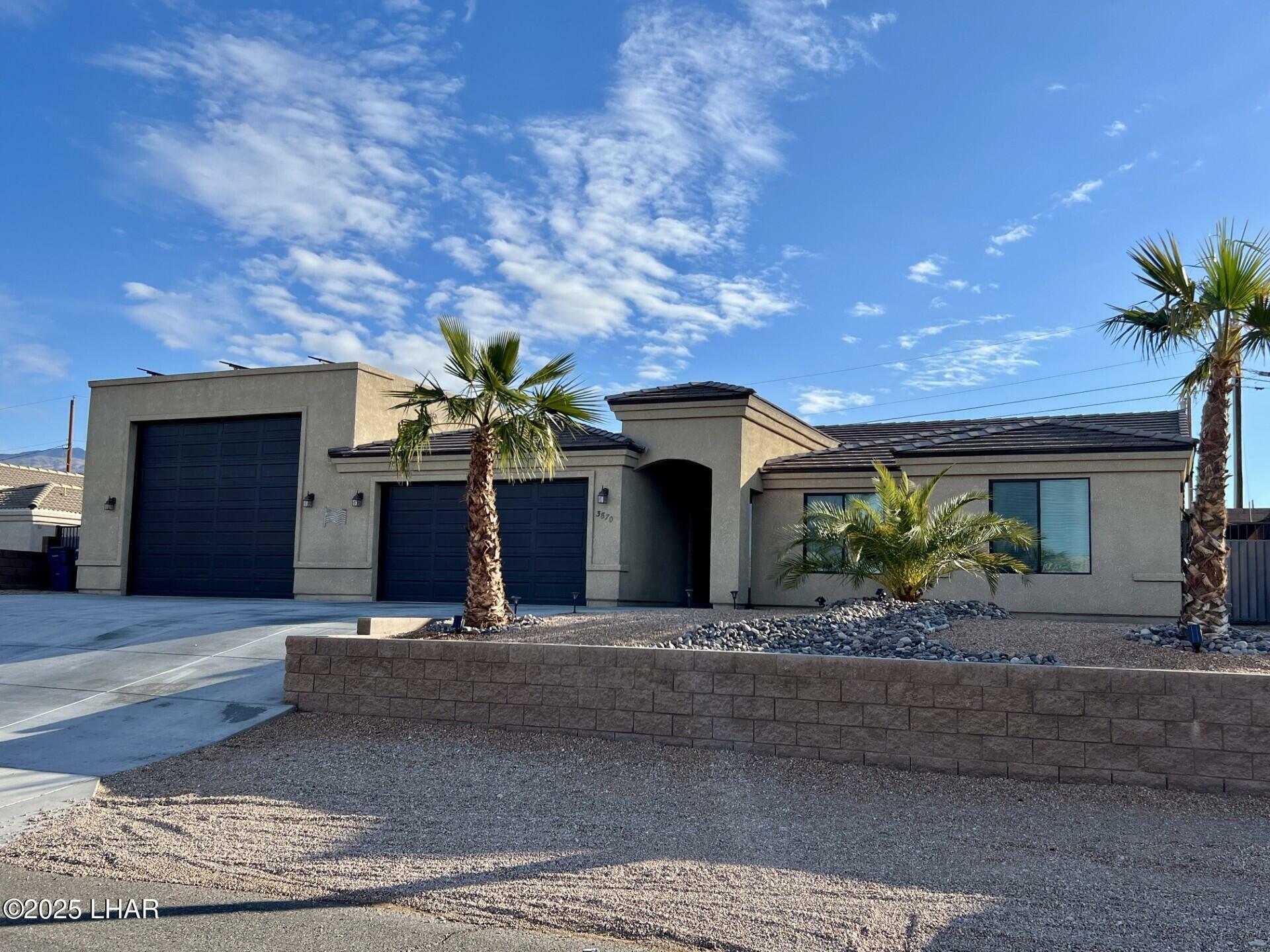 Property Photo: 3870 McCulloch Pl AZ 86406
