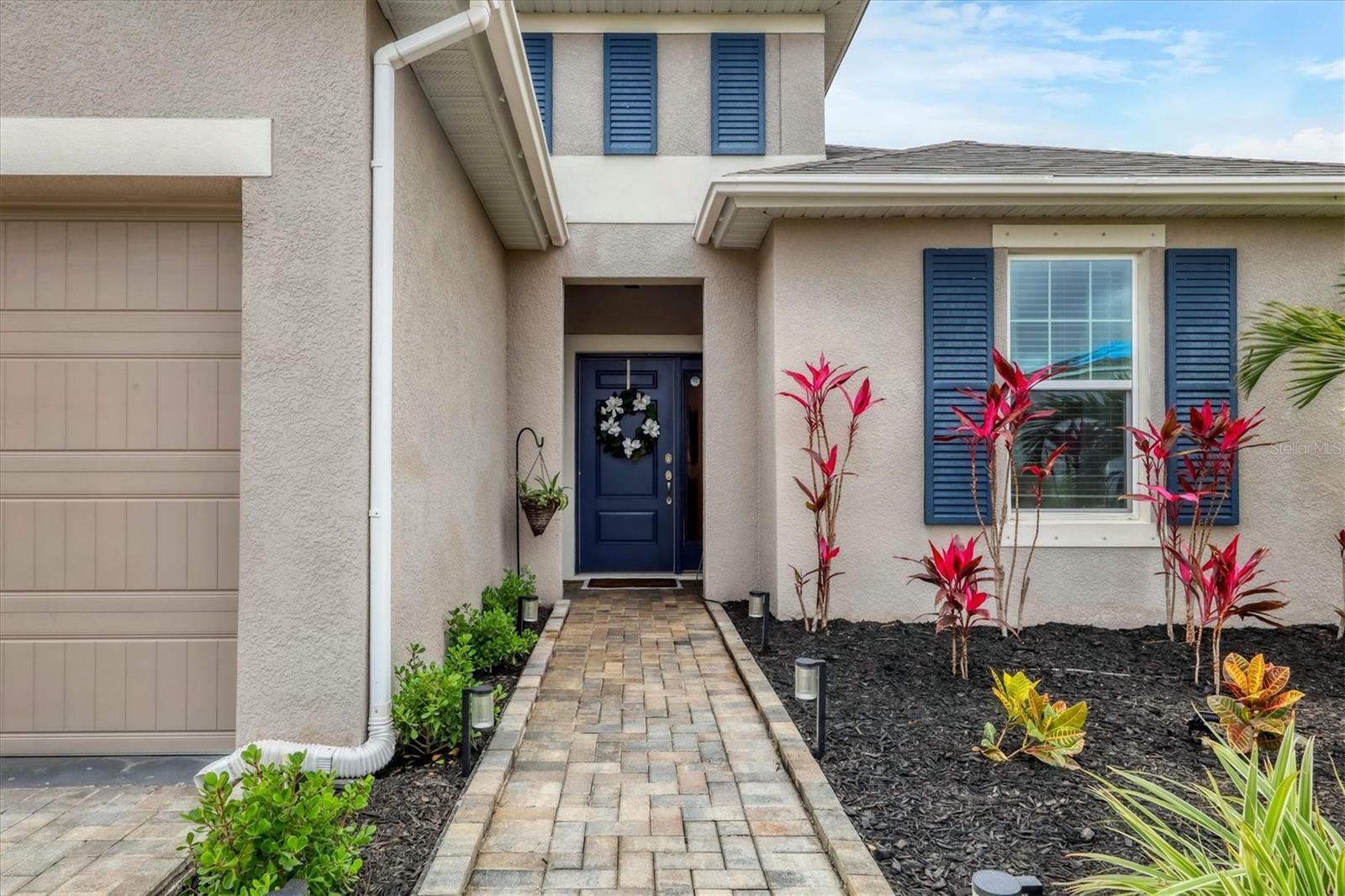 Property Photo:  6428 Devesta Loop  FL 34221 