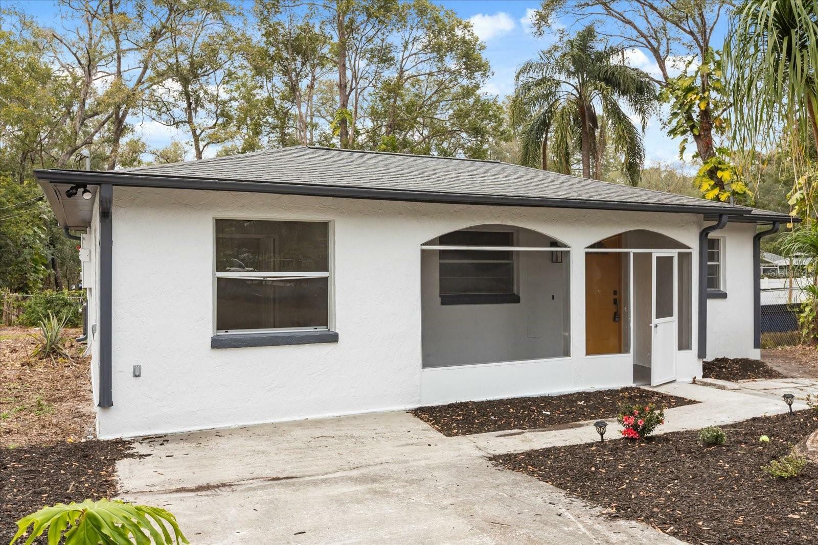 Property Photo: 25753 Vero Street FL 32776