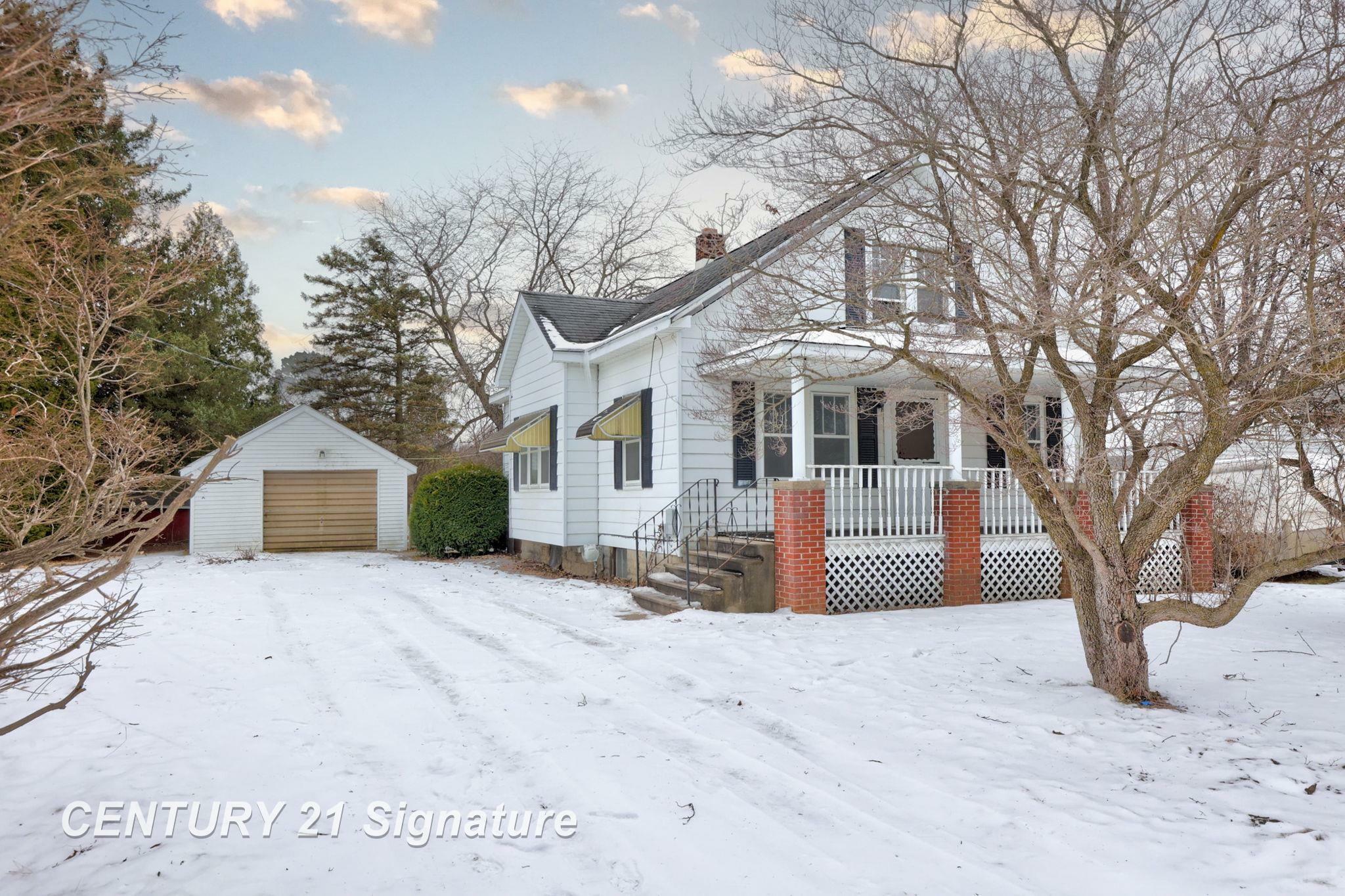 Property Photo:  2173 W Midland Road  MI 48611 