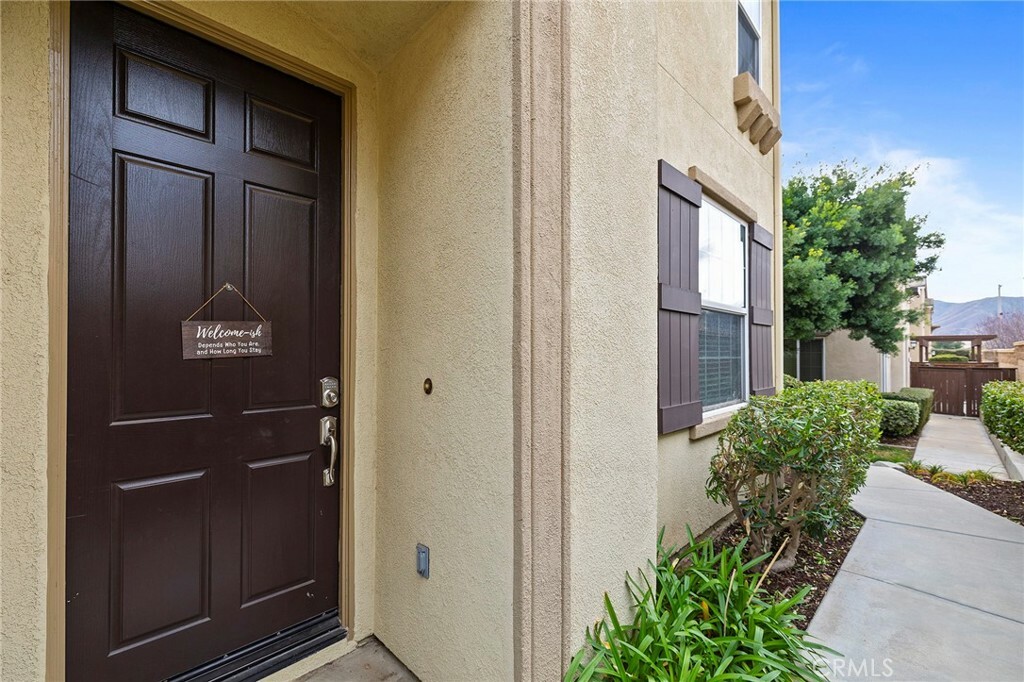 Property Photo:  41945 Davenport Way D  CA 92562 