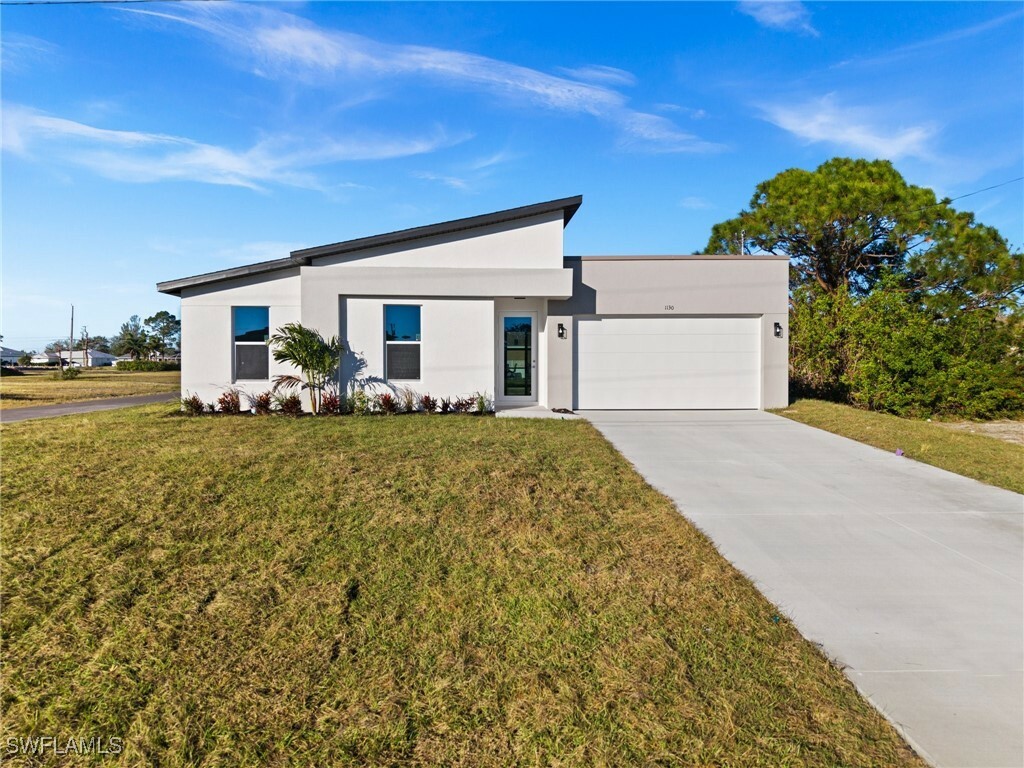 Property Photo:  1707 Embers Parkway W  FL 33993 