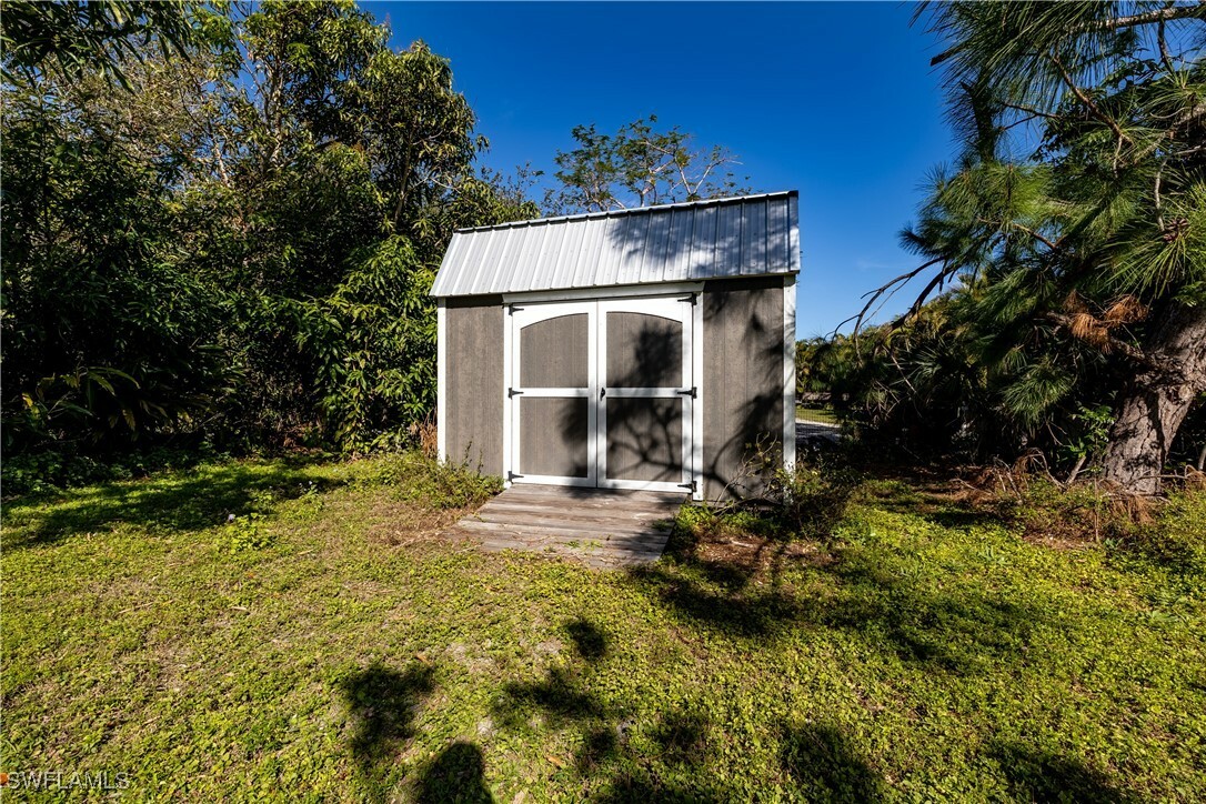 Property Photo:  13611 Robert Road  FL 33922 