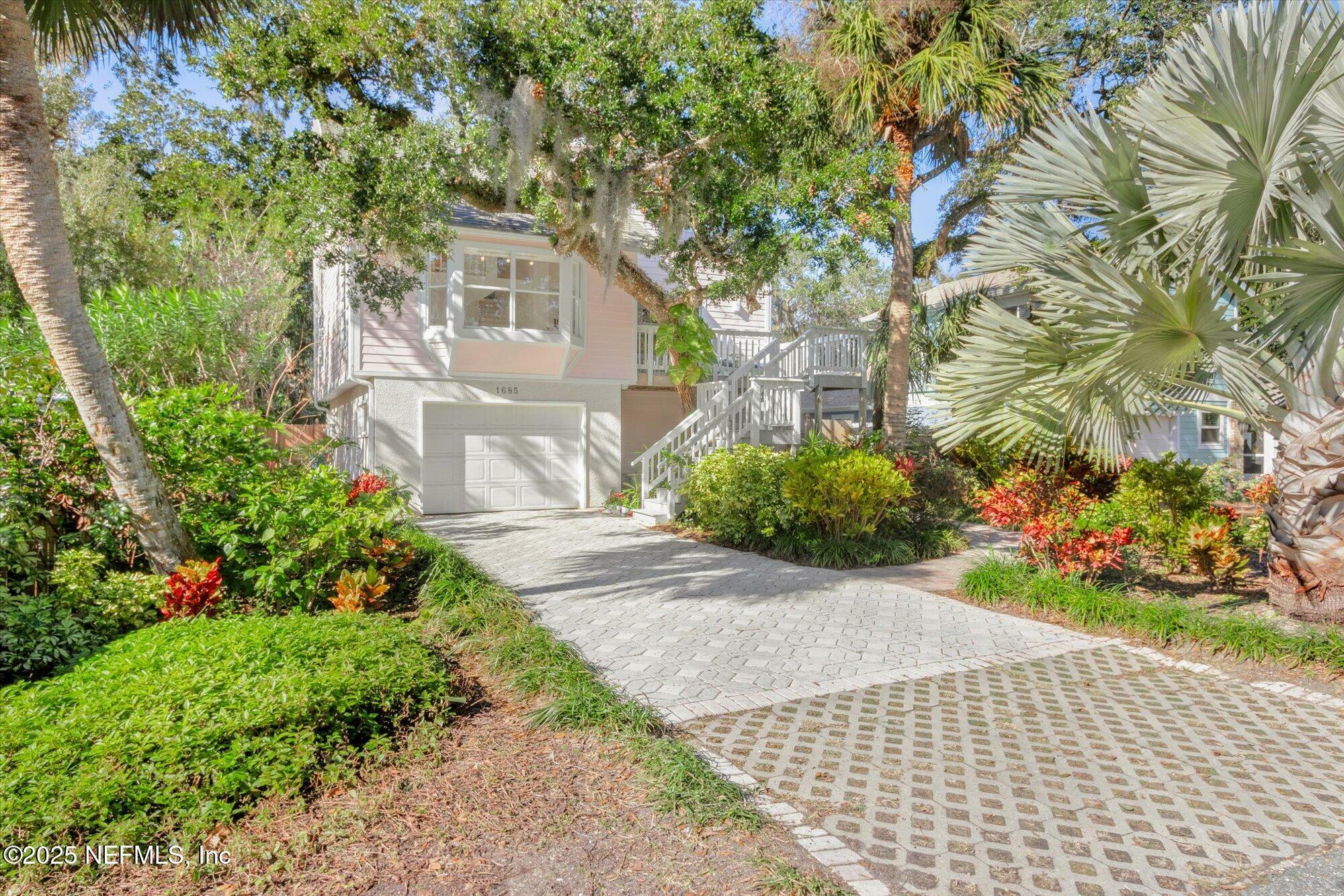 Property Photo: 1685 Santander Street FL 32080