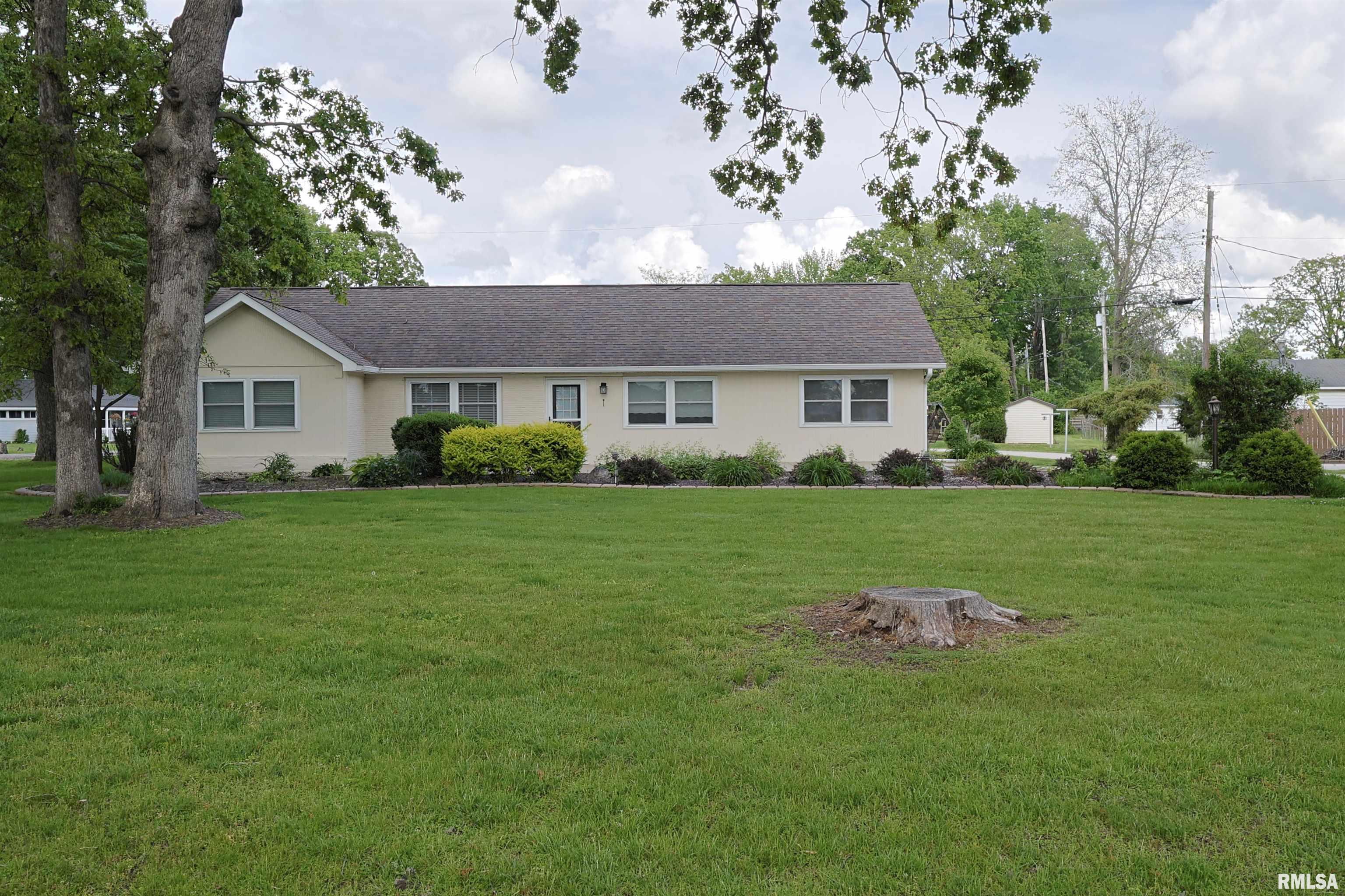 Property Photo: 205 E Jennings IL 62881