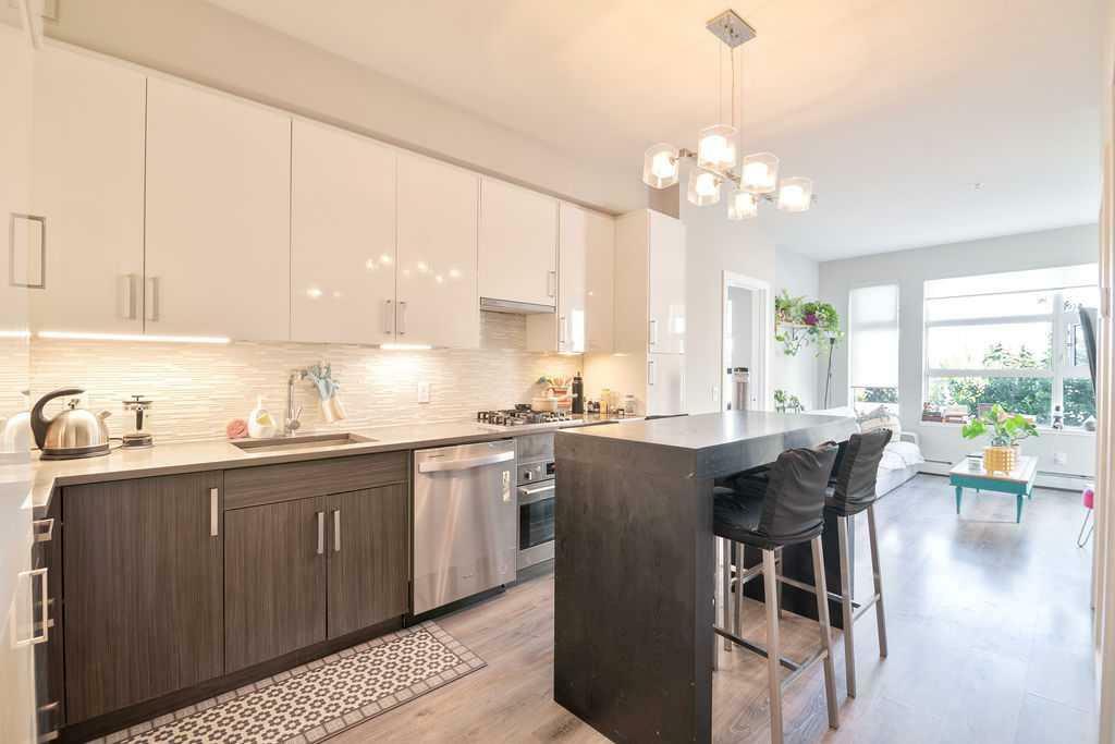 Property Photo: 515 4 Avenue NE 205 AB T2E 0J9