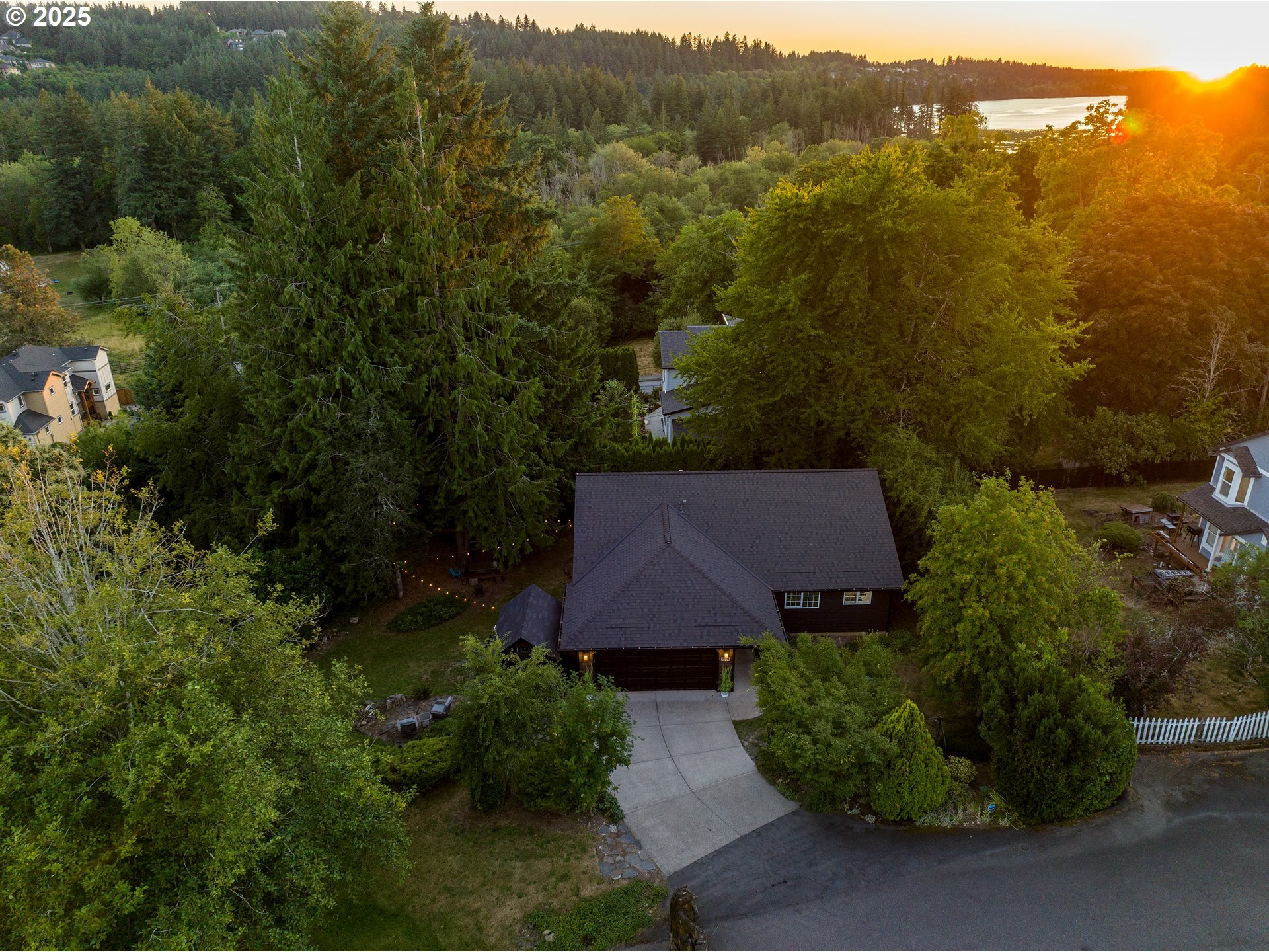 Property Photo:  4175 NE Everett Ct  WA 98607 