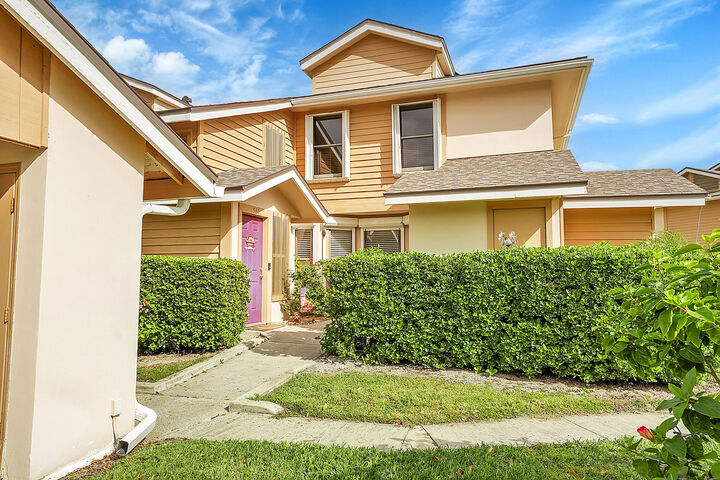 Property Photo: 6230 N Mirror Lake Drive 540 FL 32958