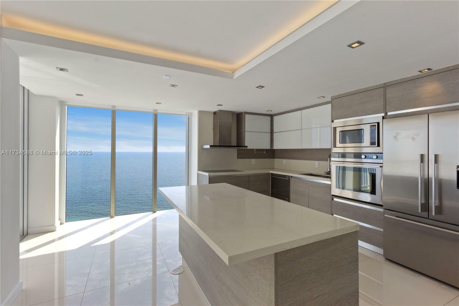 Property Photo: 881 Ocean Dr 18F FL 33149