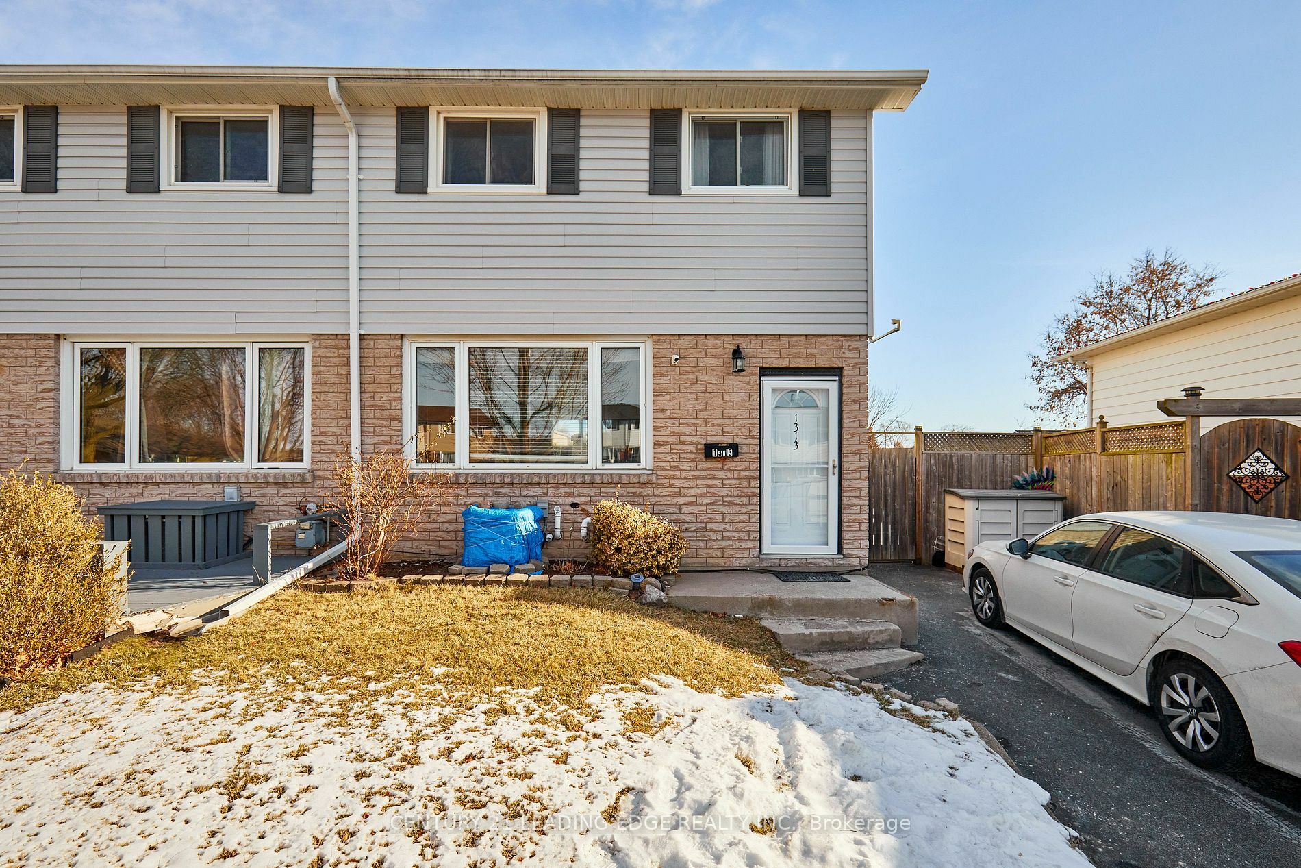 1313 Lakefield Crt  Oshawa ON L1J 3Y5 photo