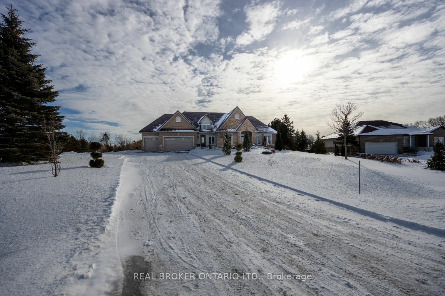 Property Photo:  23 Venton Crt  ON L1C 5E9 