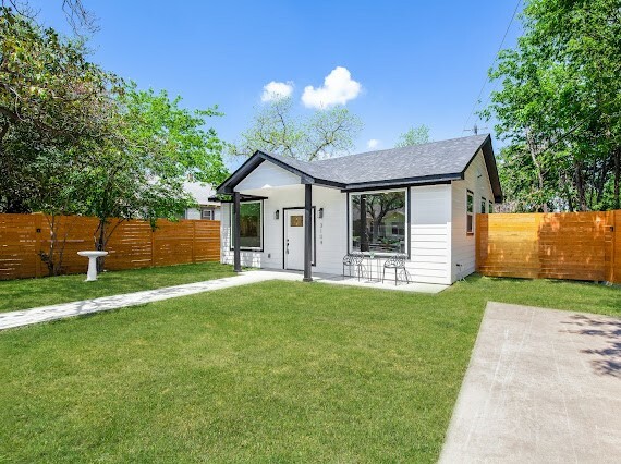 Property Photo:  3104 E 16th Street  TX 78702 