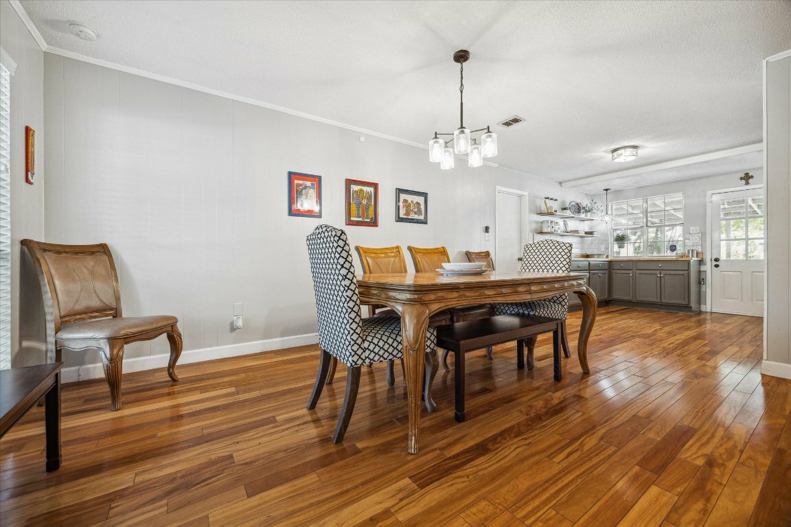 Property Photo: 2502 Spruceleaf Circle TX 78757