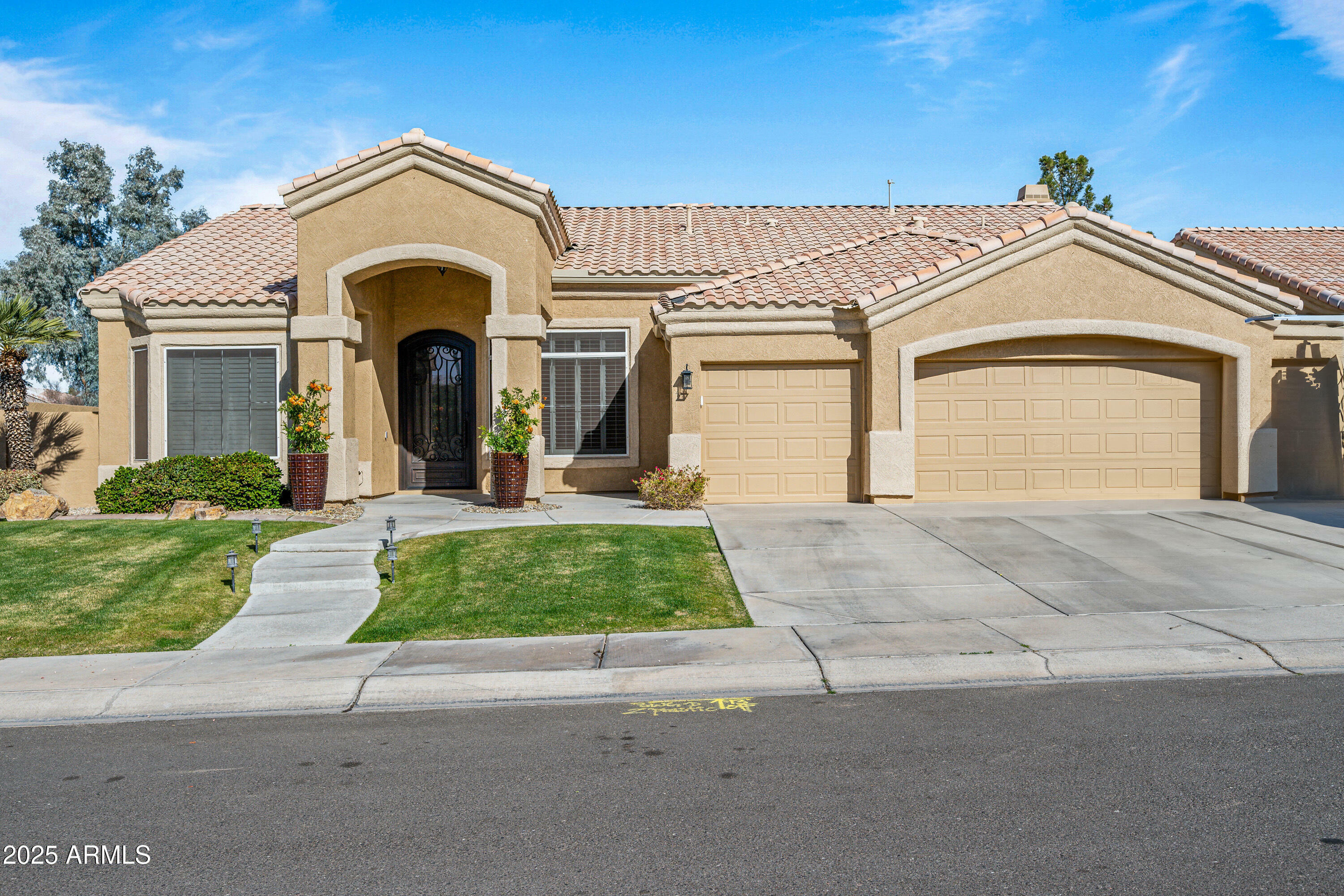 Property Photo:  1890 W Wisteria Drive  AZ 85248 