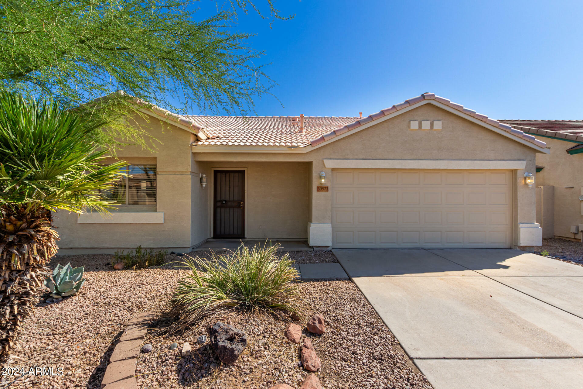 Property Photo: 30573 N Royal Oak Way AZ 85143