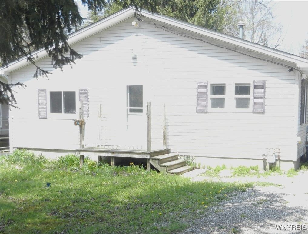 Property Photo:  446 Wood Avenue  NY 14006 