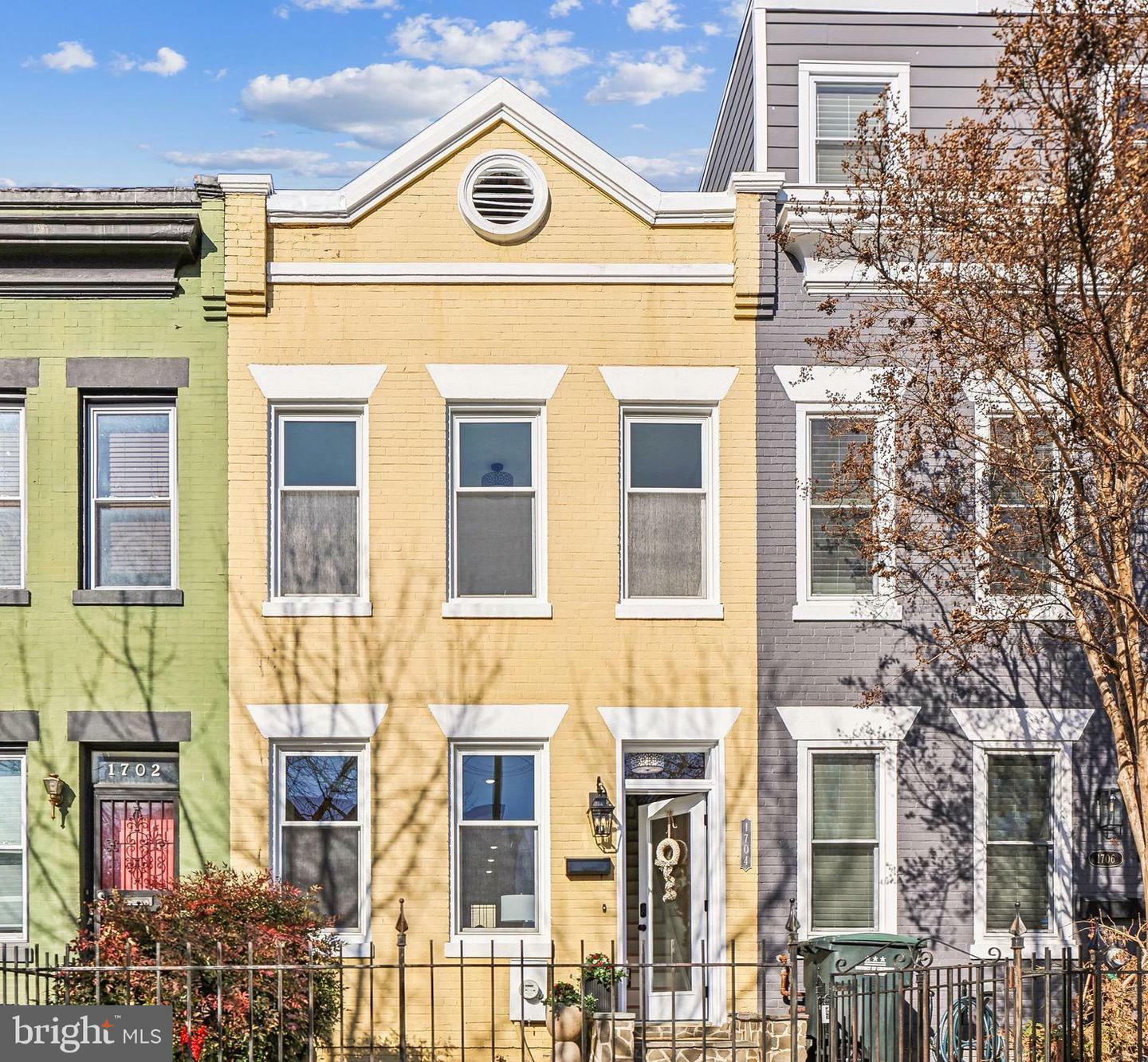 Property Photo:  1704 A Street SE  DC 20003 