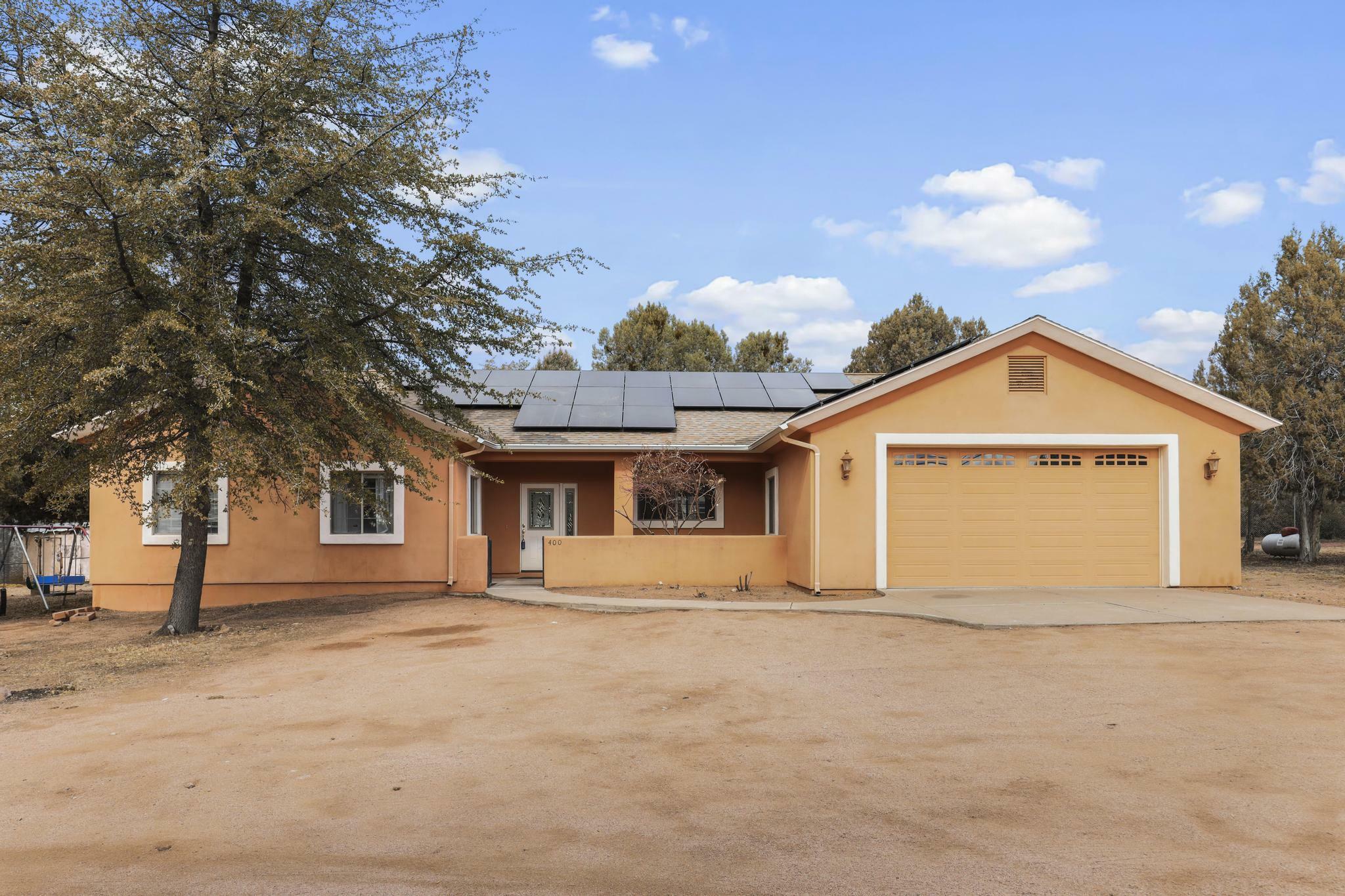 Property Photo:  400 N Dealers Choice Road  AZ 85541 