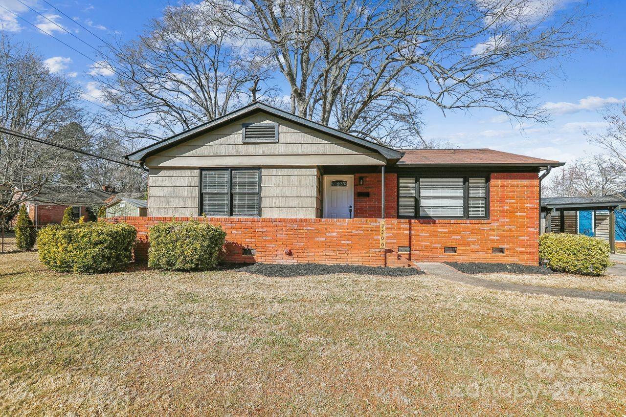 Property Photo:  2200 Cornwall Street  NC 28205 