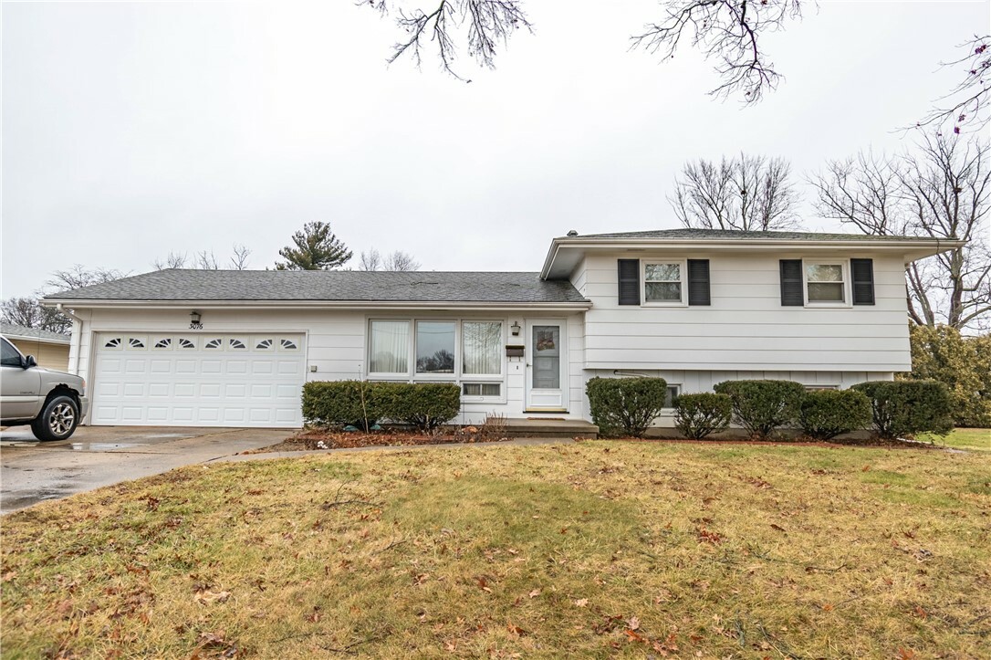 Property Photo:  3076 E Fulton Avenue  IL 62521 