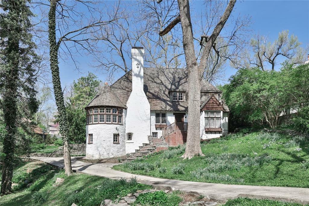 Property Photo: 1515 Woodstock Drive OH 45419