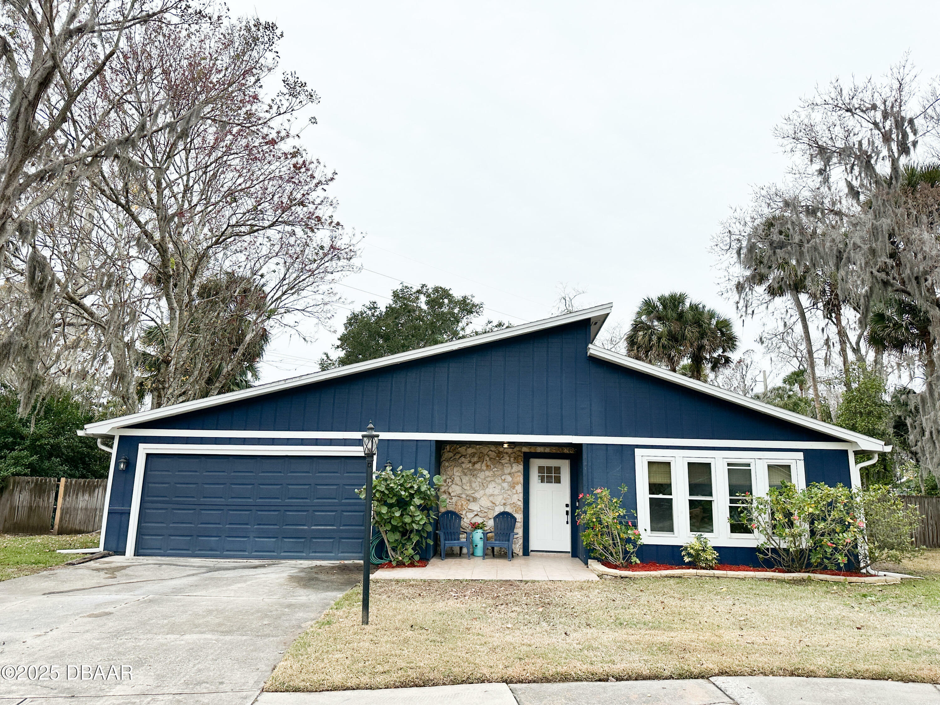 Property Photo: 480 Spruceview Drive FL 32127