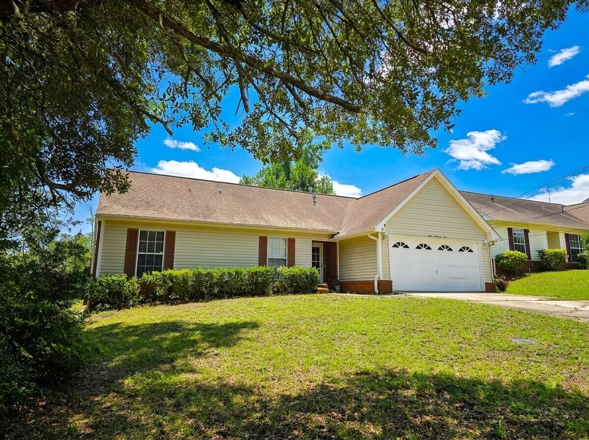Property Photo:  801 Sparkleberry Cove  FL 32578 