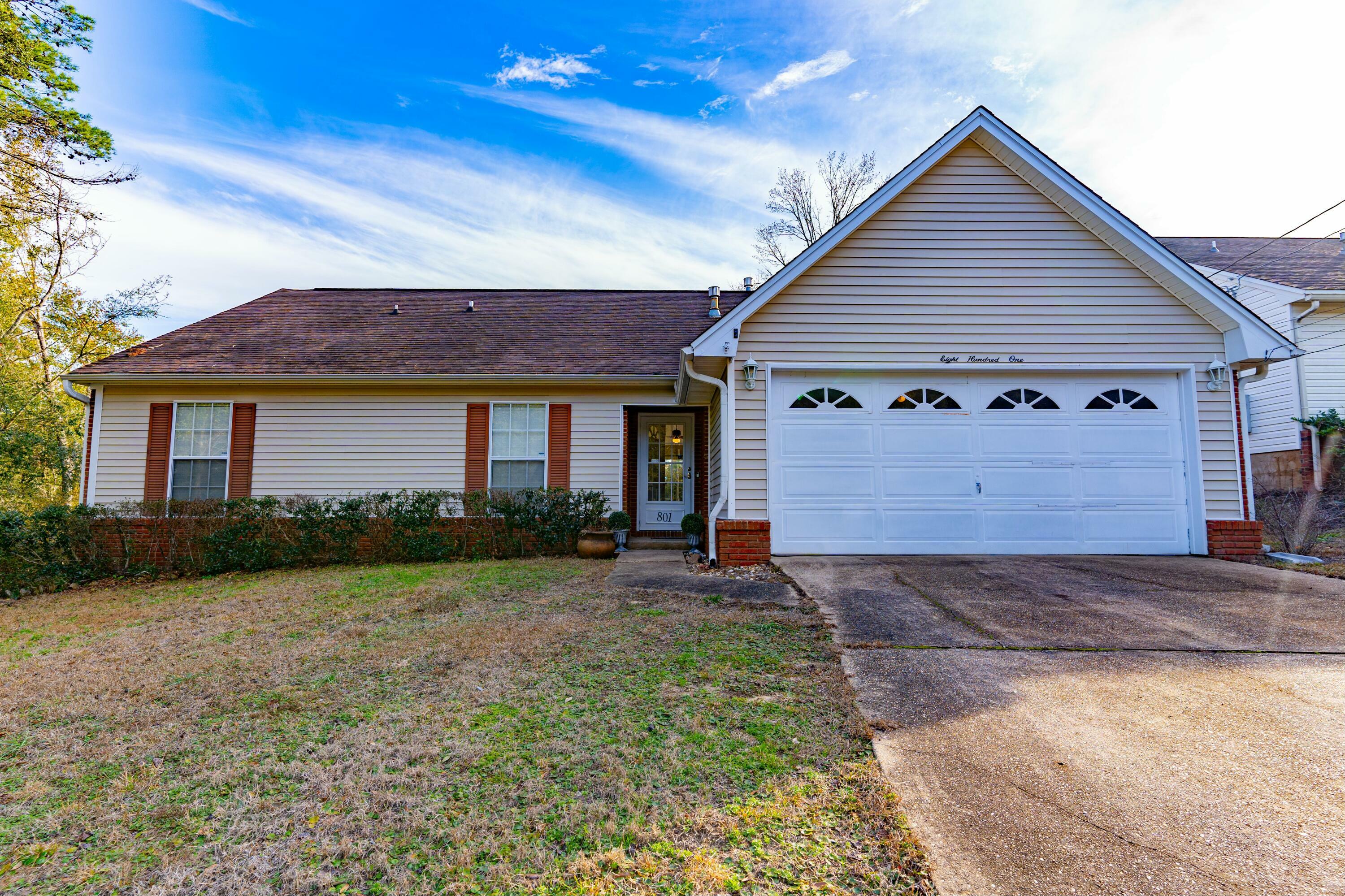 Property Photo: 801 Sparkleberry Cove FL 32578