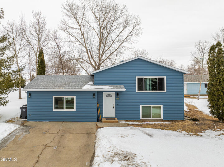 1109 Custer Drive  Washburn ND 58577 photo
