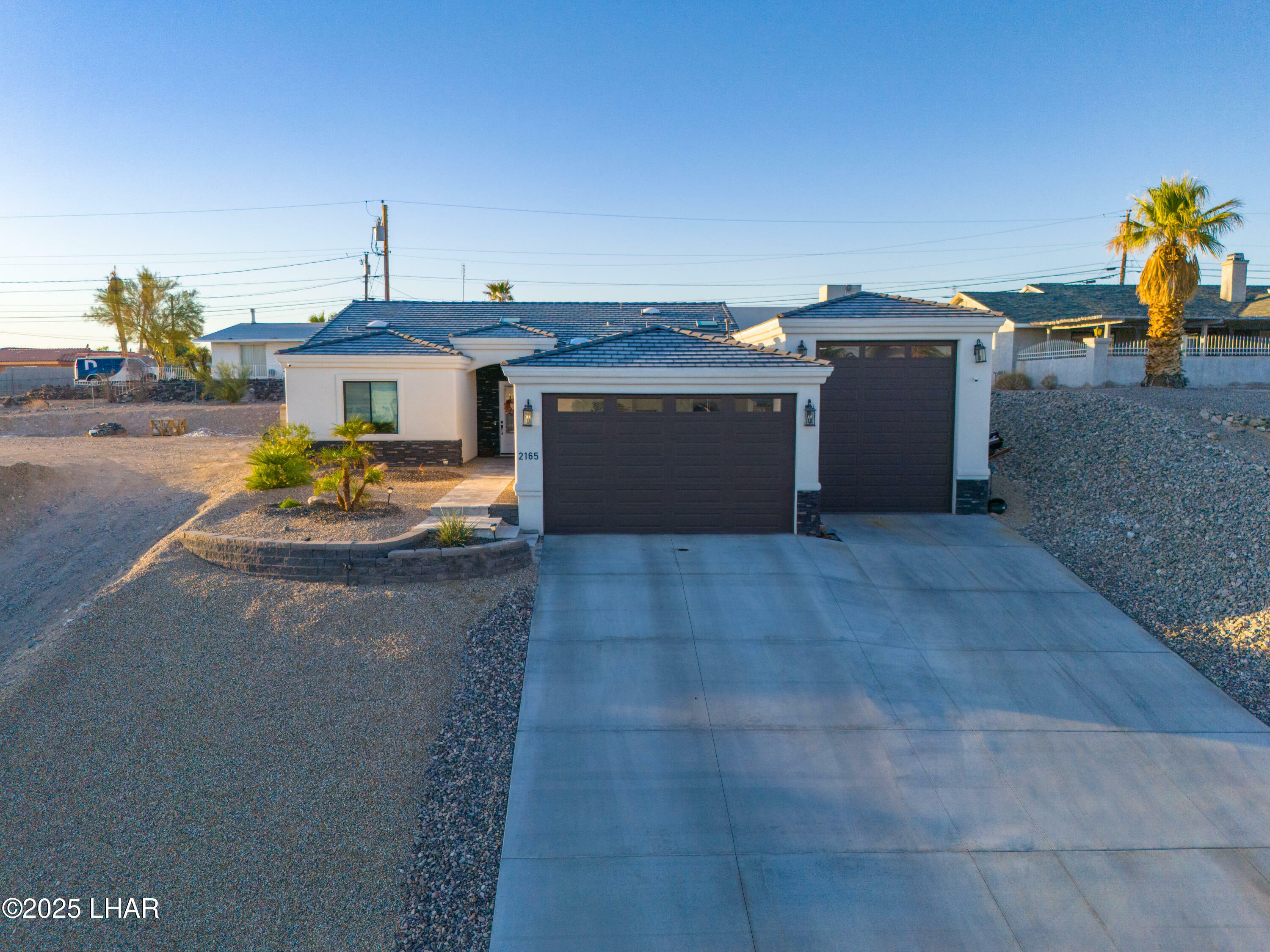 Property Photo: 2165 Cosnina Dr AZ 86403