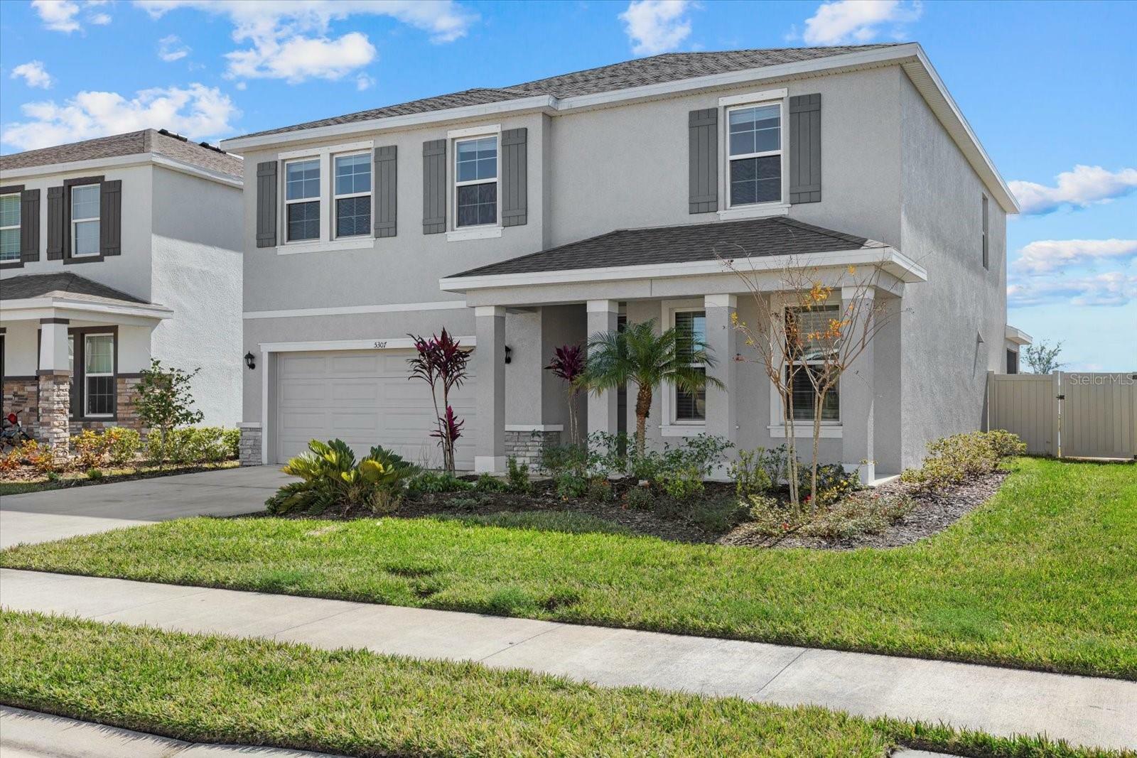 Property Photo: 5307 Grove Mill Loop FL 34211