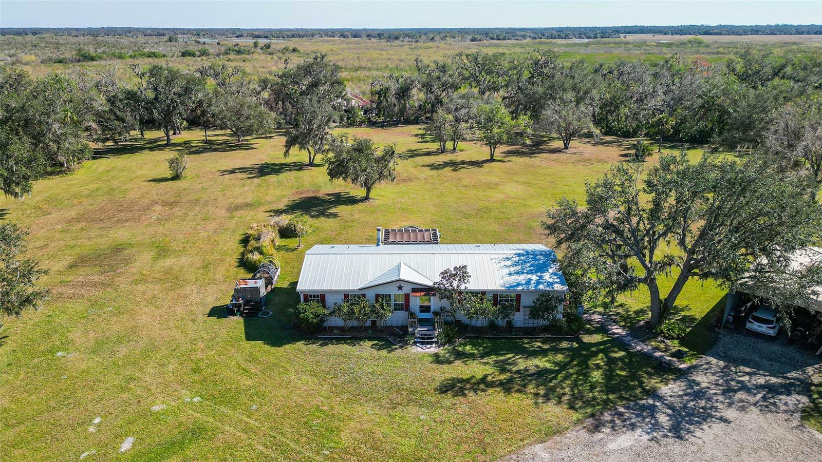 Property Photo:  1625 Darby Road  FL 34240 