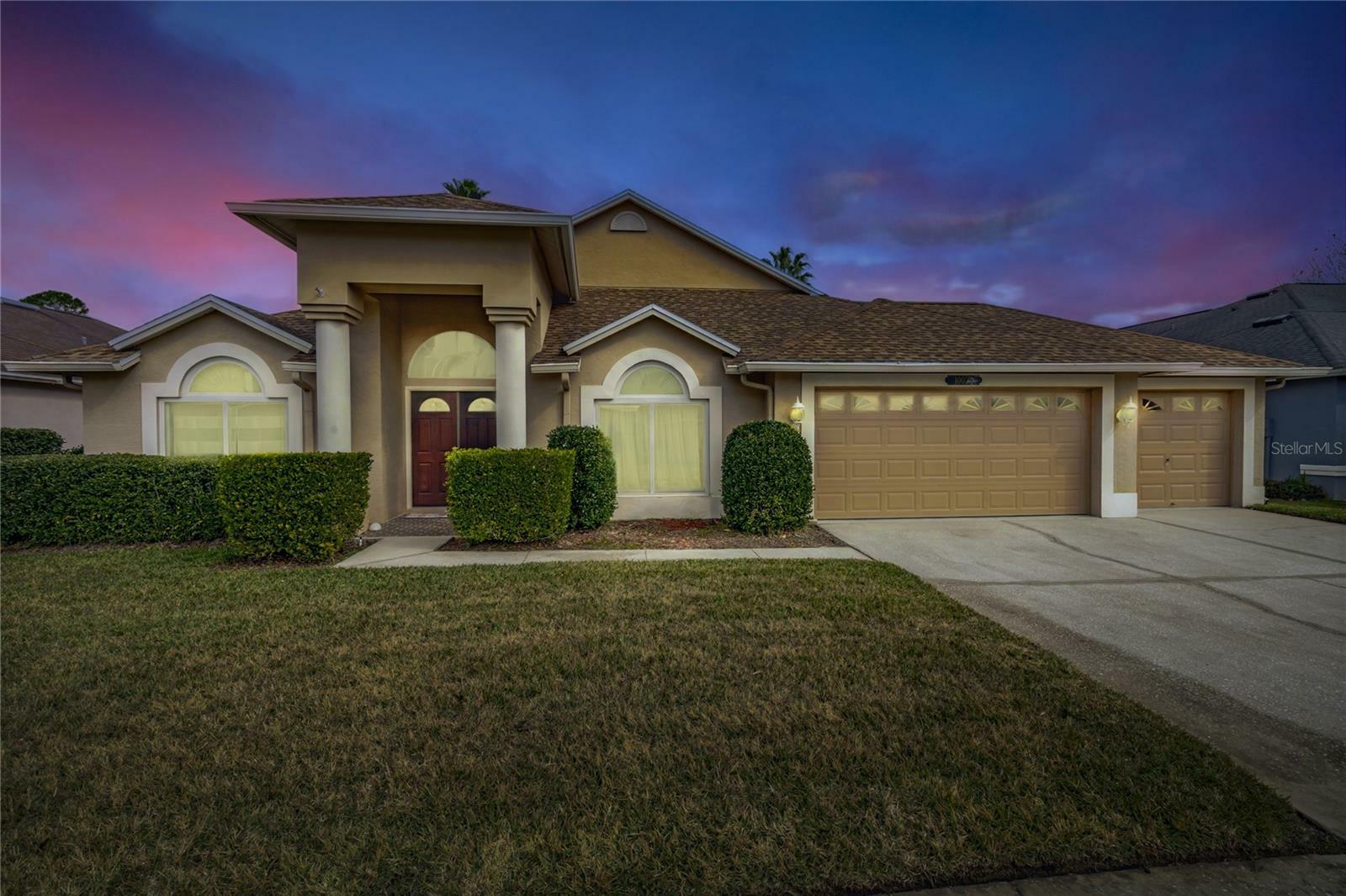 Property Photo: 10025 Cypress Shadow Avenue FL 33647