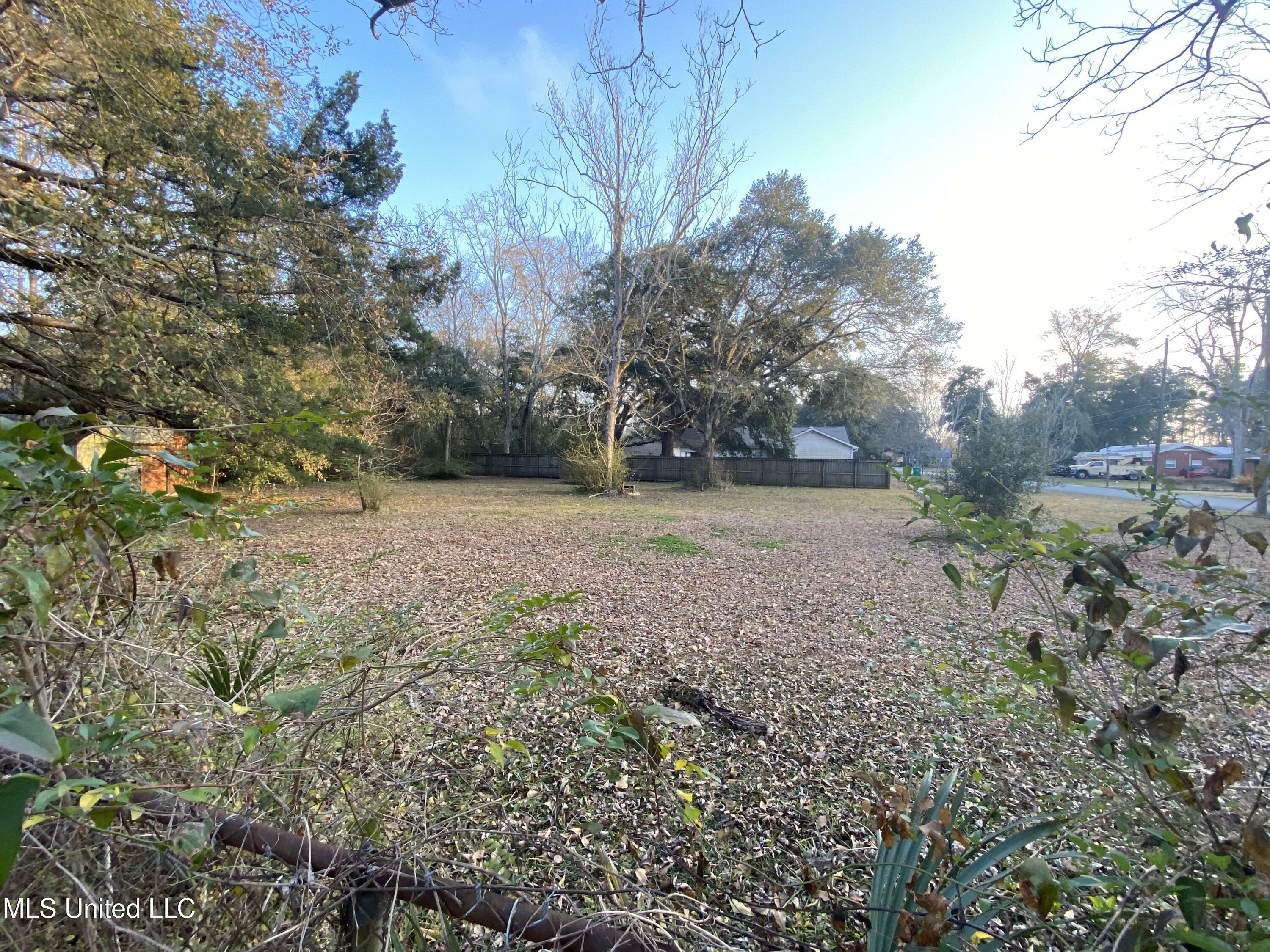 Property Photo:  6924 Barnes Road Road  MS 39563 