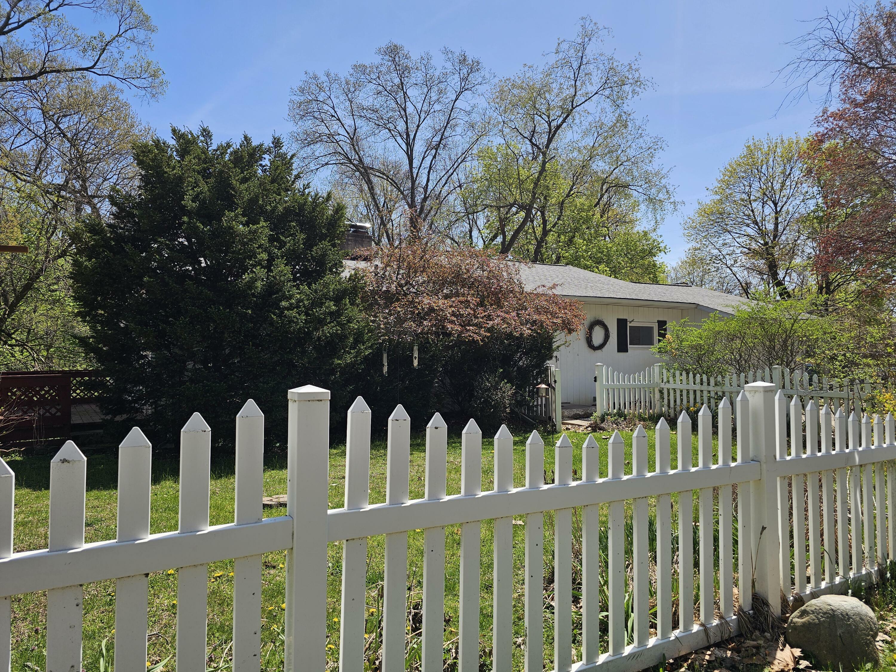 Property Photo: 77 Leitch Drive MI 49015
