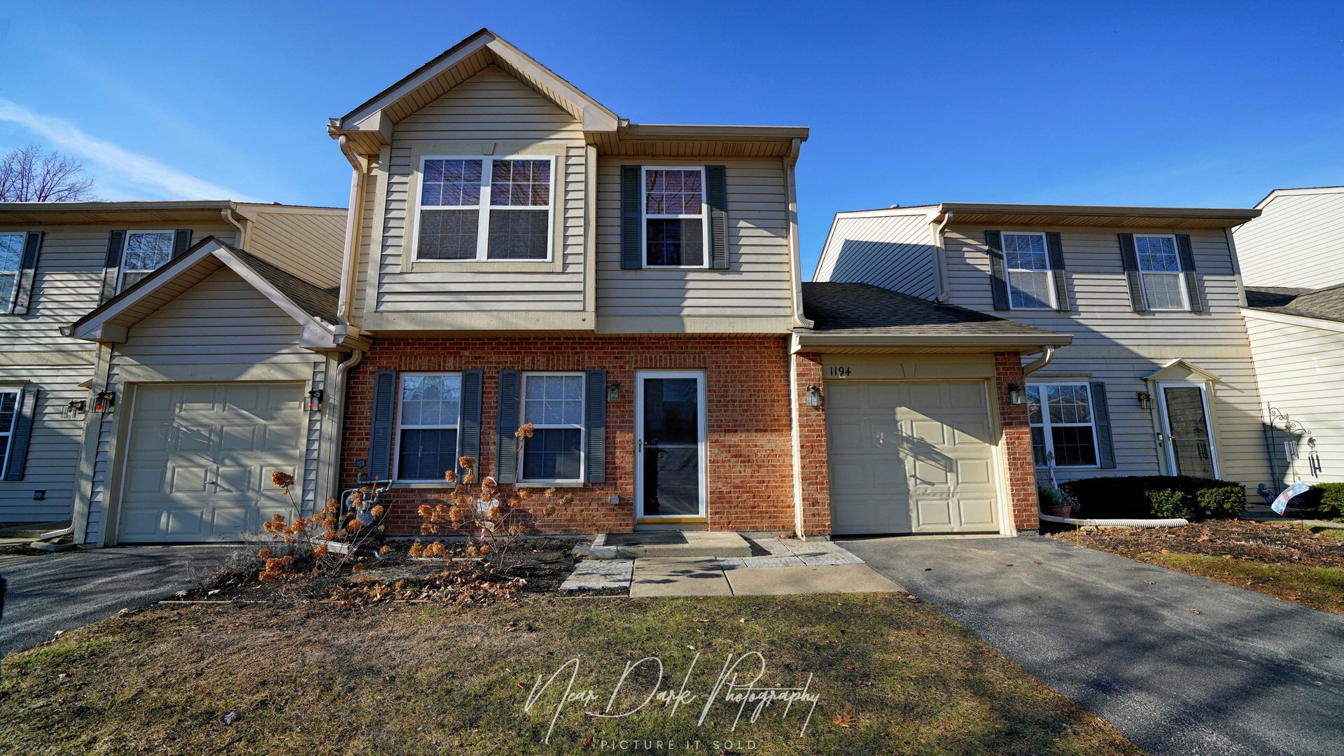 Property Photo: 1194 N Nature Court IL 60073
