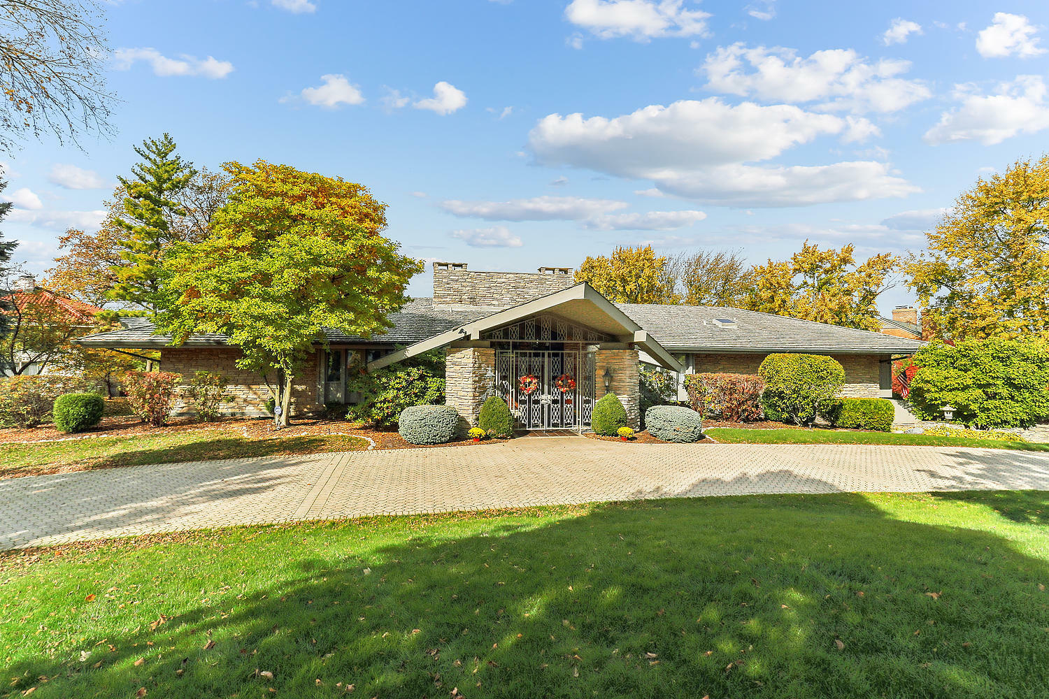 60 Baybrook Lane  Oak Brook IL 60523 photo