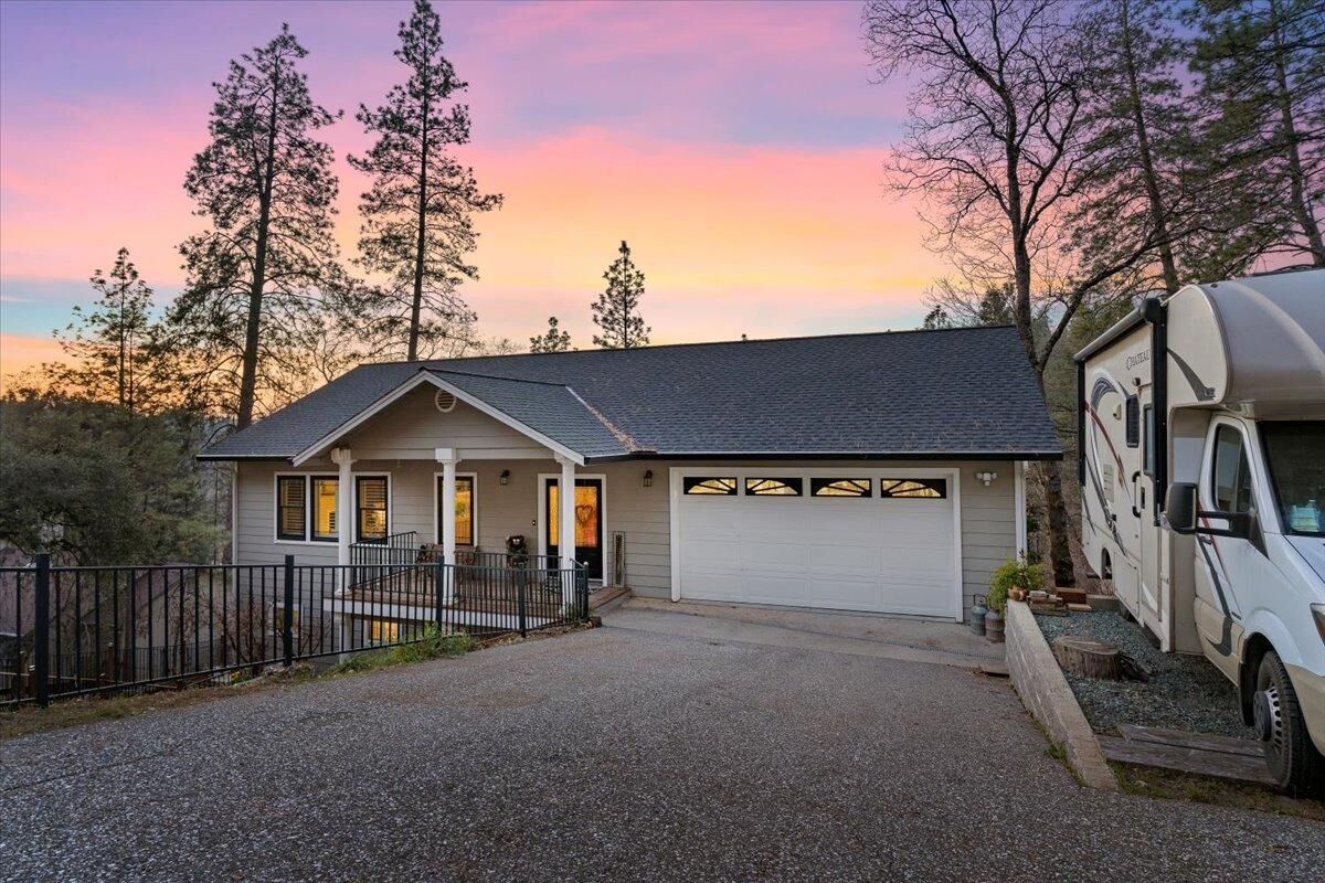 Property Photo:  11376 Ragan Way  CA 95949 