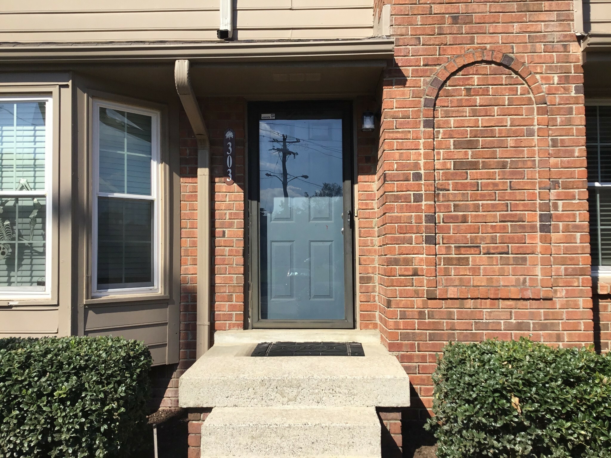 Property Photo:  303 Hickory Pl  TN 37214 