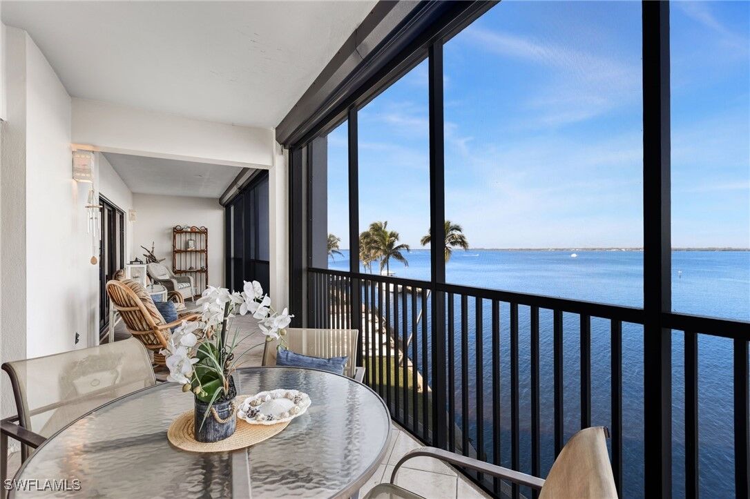 Property Photo:  1910 Virginia Avenue 403  FL 33901 