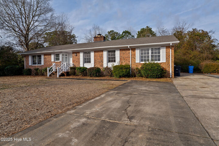 Property Photo:  1007 Henderson Drive  NC 28540 