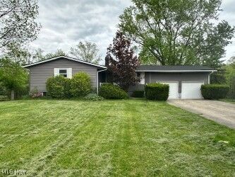 Property Photo: 10100 N Delmonte Boulevard OH 44241