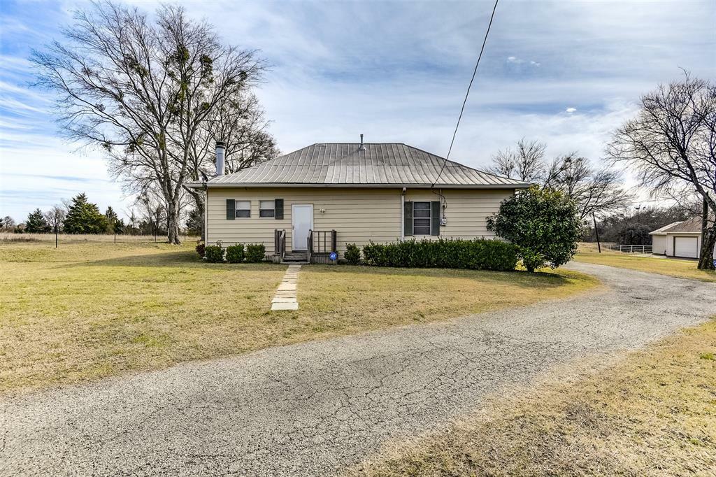 Property Photo:  613 Wright Road  TX 75167 