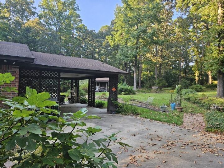 Property Photo: 7105 Rodessa Ida Road LA 71044