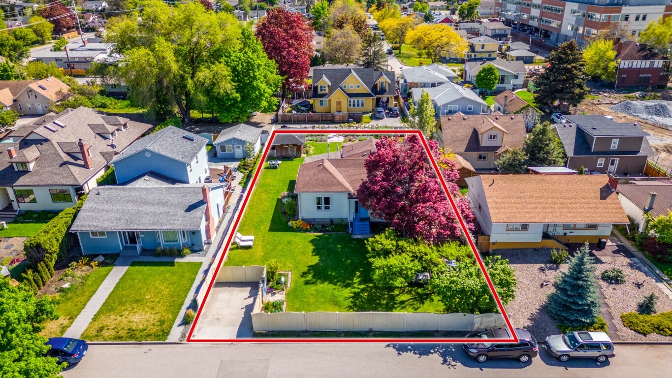 607 Glenwood Avenue  Kelowna BC V1Y 5M2 photo