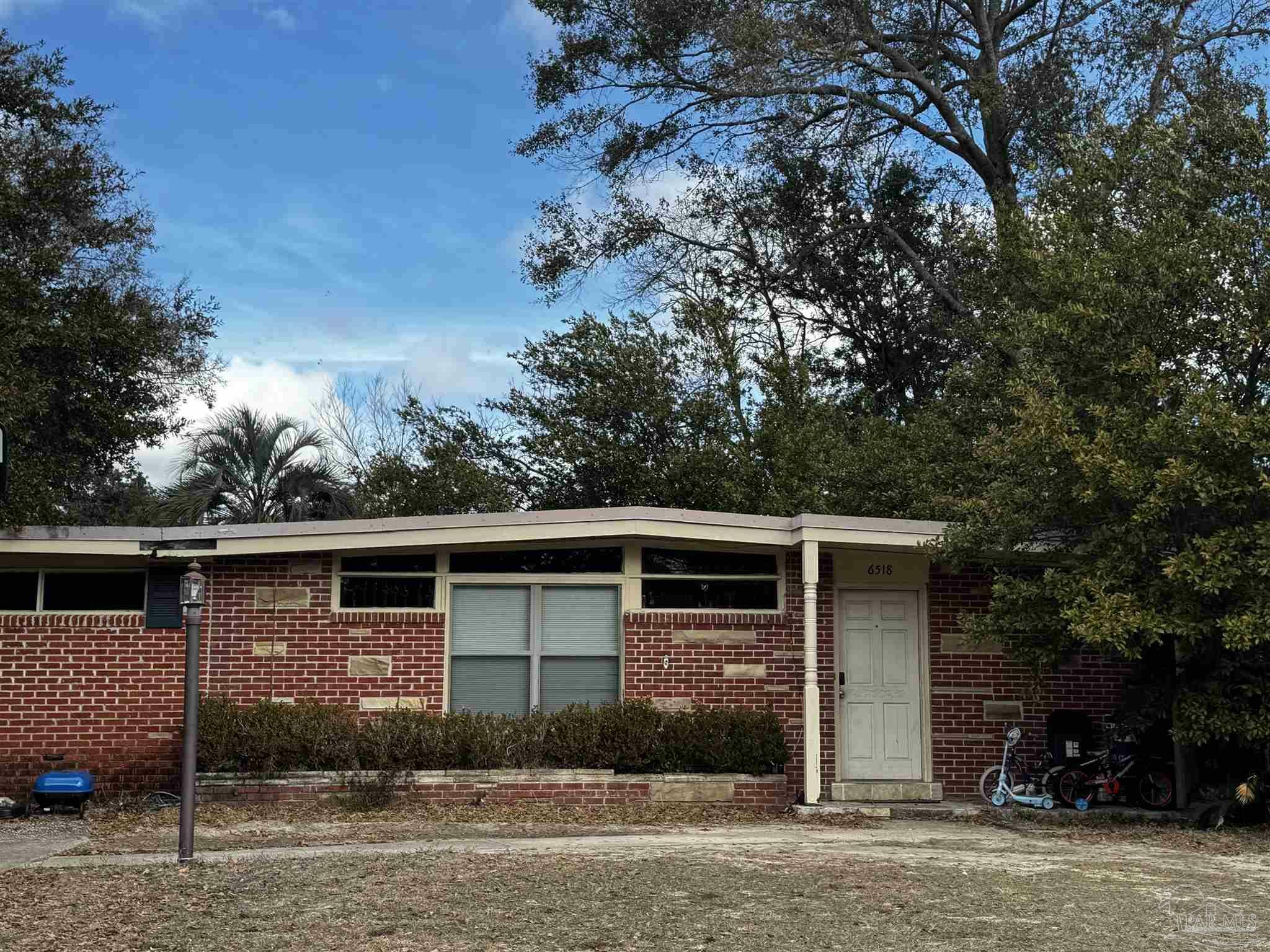 Property Photo: 6518 Robin Ave FL 32570