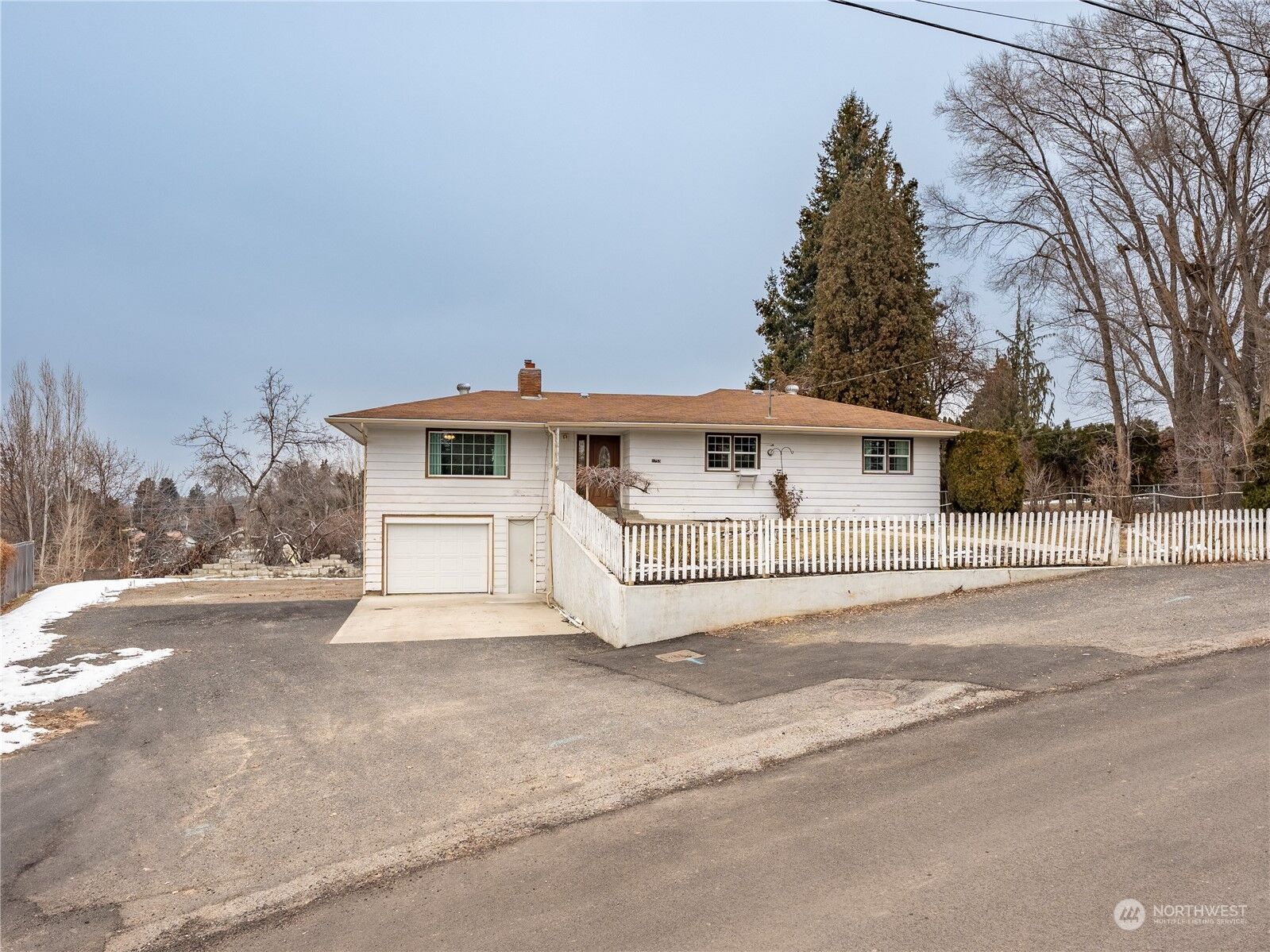 Property Photo: 1753 Gary Street NE WA 98802